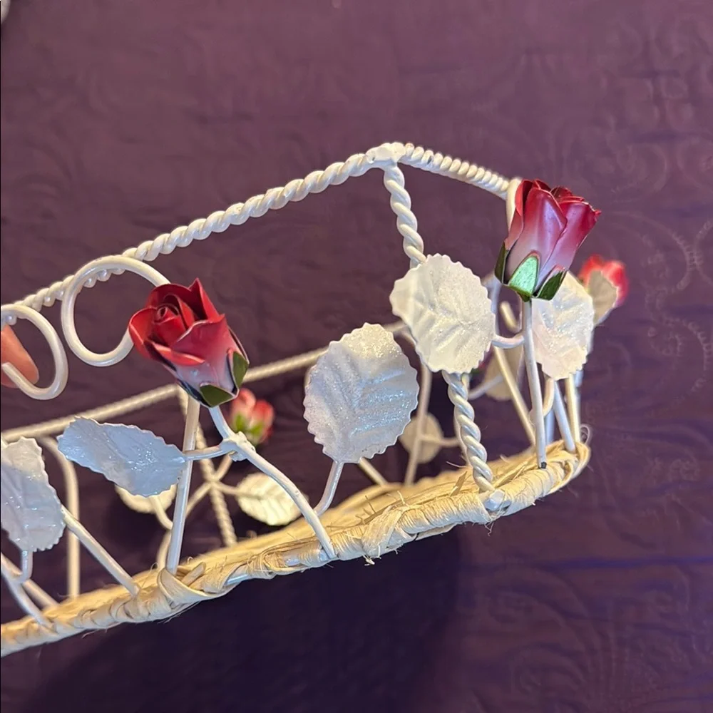 Heart-Shaped Wicker Basket with Rose bud Red Accents
